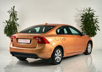 Volvo S60 Вид 5