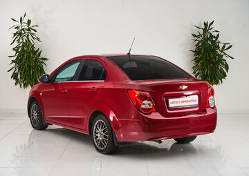 Chevrolet Aveo Вид 4
