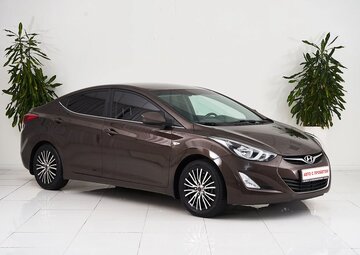 Hyundai Elantra Вид 3