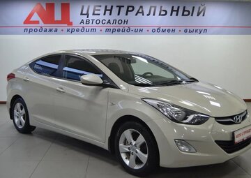 Hyundai Elantra Вид 3