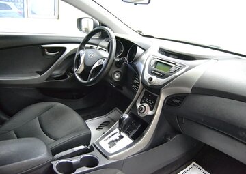 Hyundai Elantra Вид 5